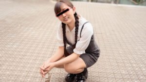 お尻の開発にも興味津々な赤メガネ娘 str-17